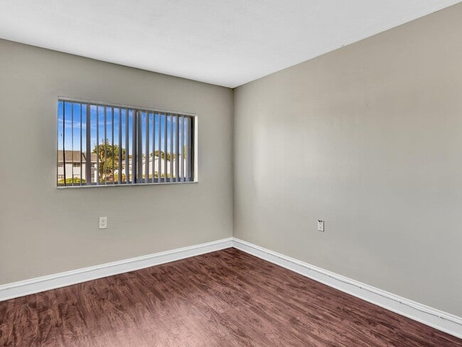 Building Photo - 1163 Lake Terry Dr