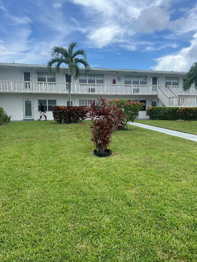 Building Photo - 184 Coventry H