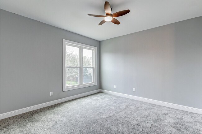 Building Photo - 1727 Cloister Dr