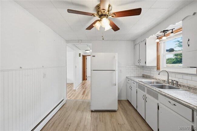 Building Photo - 56 Awood Pl