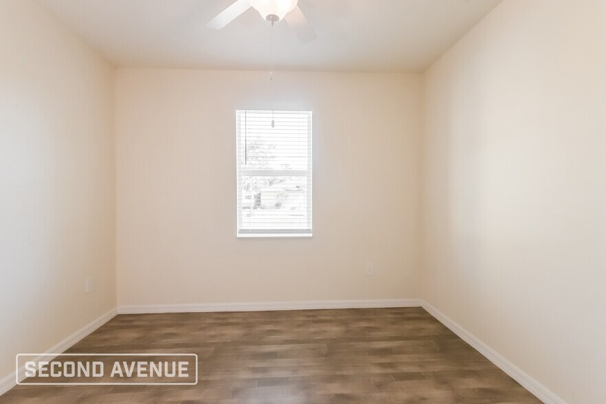 Building Photo - 1493 Oregon Ln