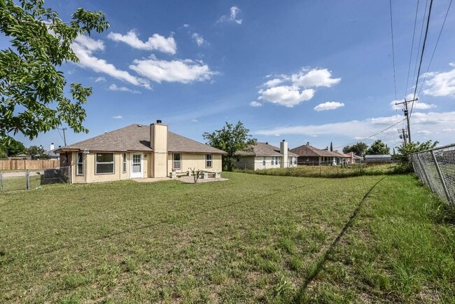 Building Photo - 3507 Christie Dr