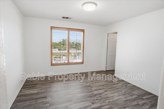 Building Photo - 14854 Nordhoff St
