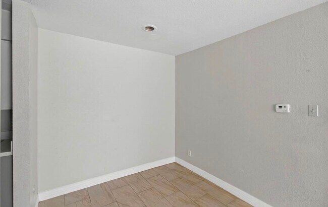 Building Photo - 12500 Sandpiper Dr