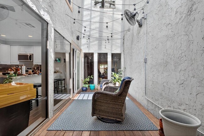 Building Photo - 6019 Winsome Ln