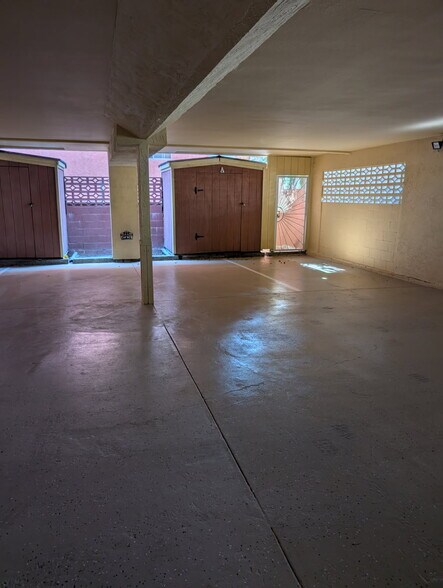 Building Photo - 253 Donax Ave