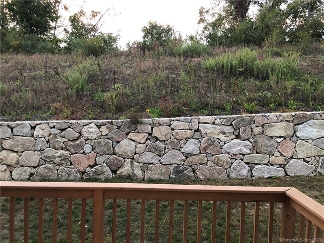 Building Photo - 19 Oak Meadows Dr