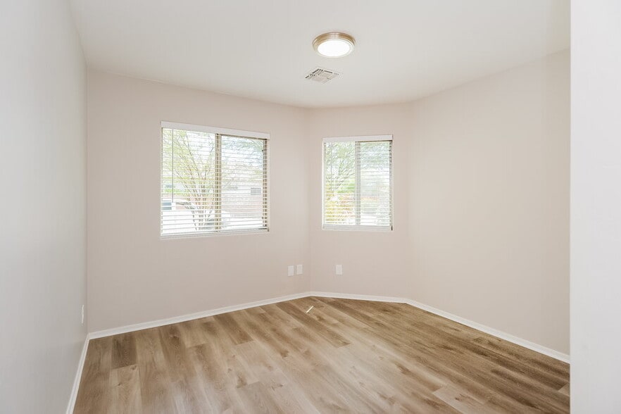 Building Photo - 3530 S Desert Promenade Rd