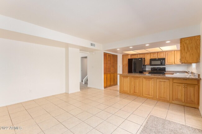 Building Photo - 8548 E McDonald Dr