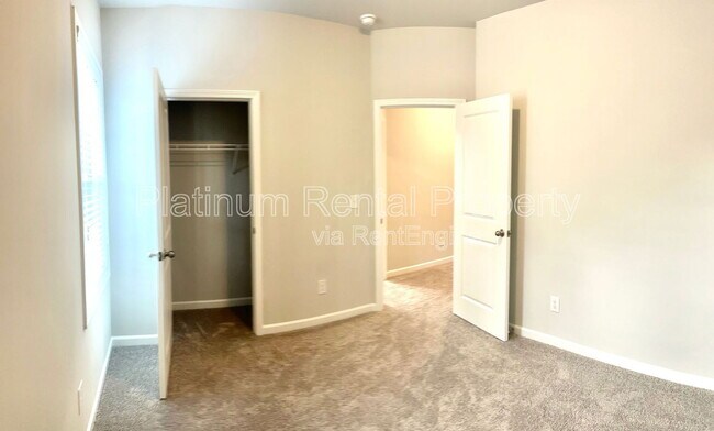 Building Photo - 4579 Silver Oak Dr SW