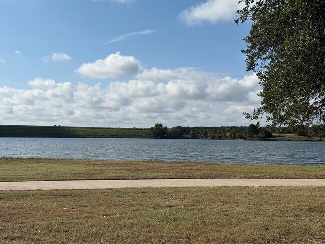 Building Photo - 2205 Arendale Dr
