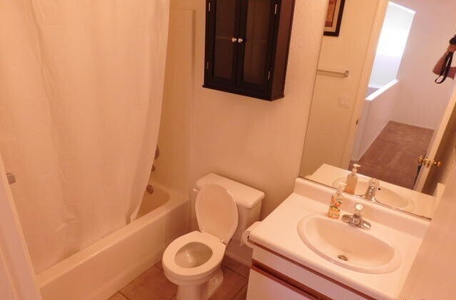 Building Photo - Desirable North Phoenix  Home with 1 Downs...