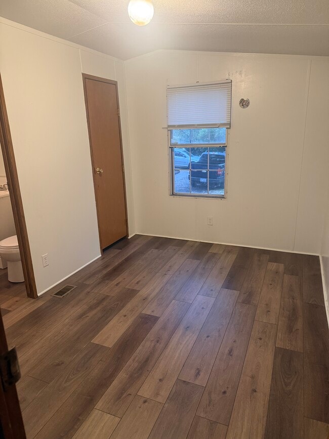 Building Photo - 5426 Peden Point Rd