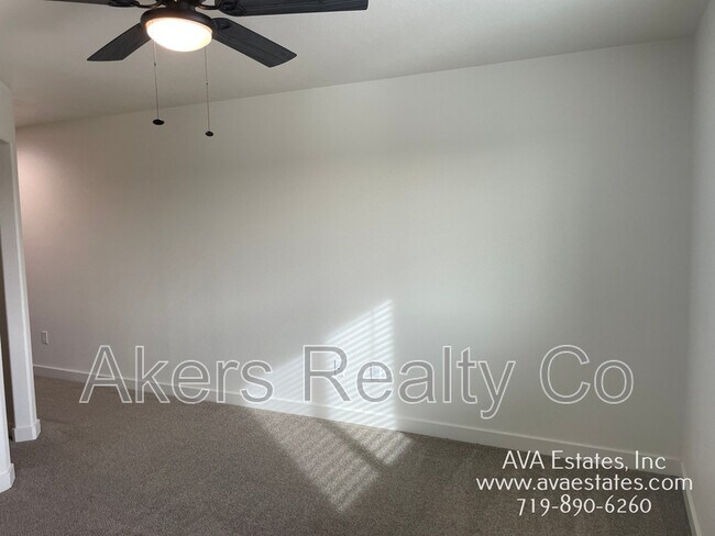 Building Photo - 970 S Coral Pl