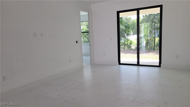Building Photo - 4400 Golfview Blvd