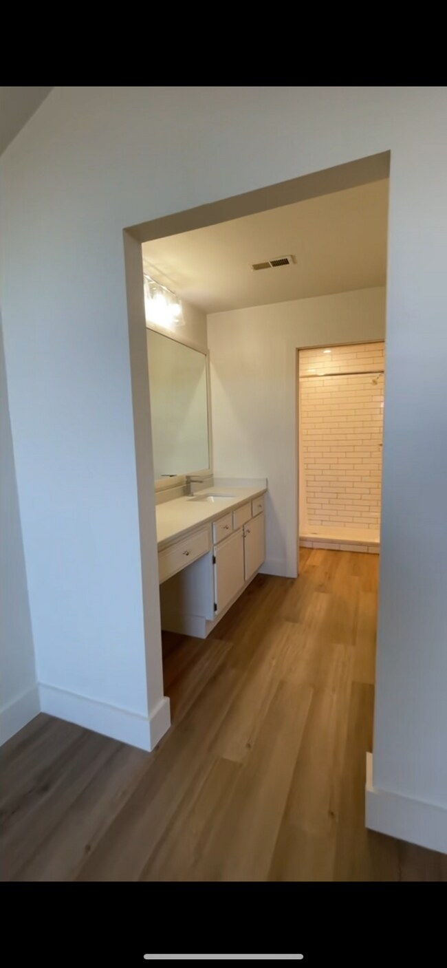 Building Photo - 500 Dandy Brush Ln W