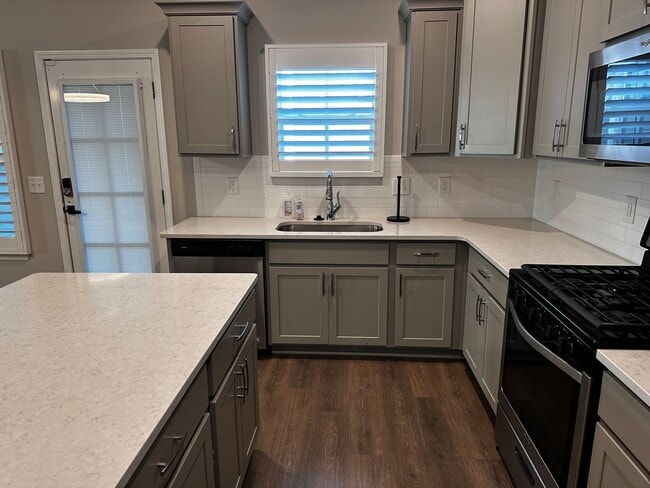 Building Photo - Carothers Farms - Three Bedroom House with 2 Car Garage