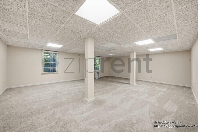 Building Photo - 2862 Clary Hill Dr