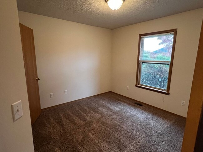 Building Photo - Nixa Rental available in Tuckaway neighborhood