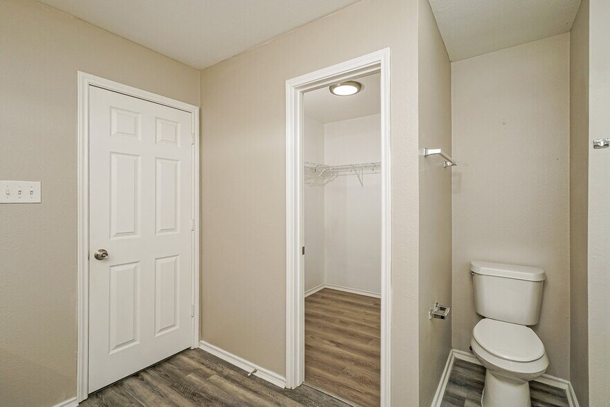 Building Photo - 3329 Whisper Manor