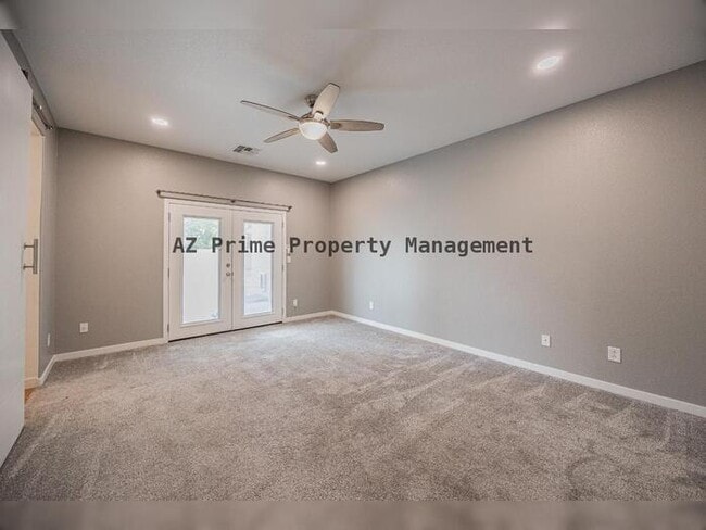 Building Photo - 7111 S 21st Dr