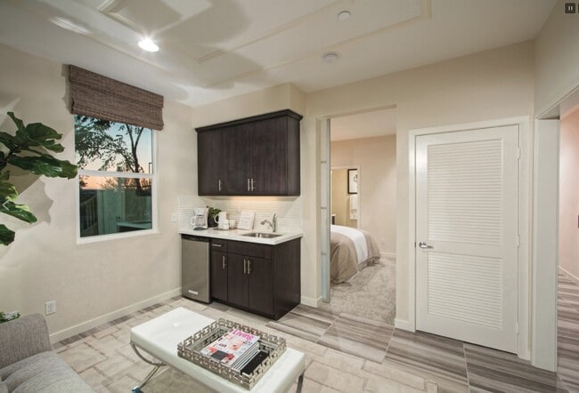 Primary Photo - 2058 Quartet Loop