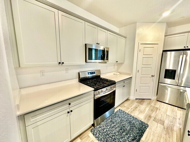 Building Photo - Newly-Built NextGen 5 bed 3.5 bath Lennar ...