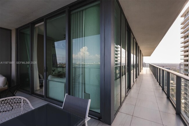 Building Photo - 480 NE 31st St