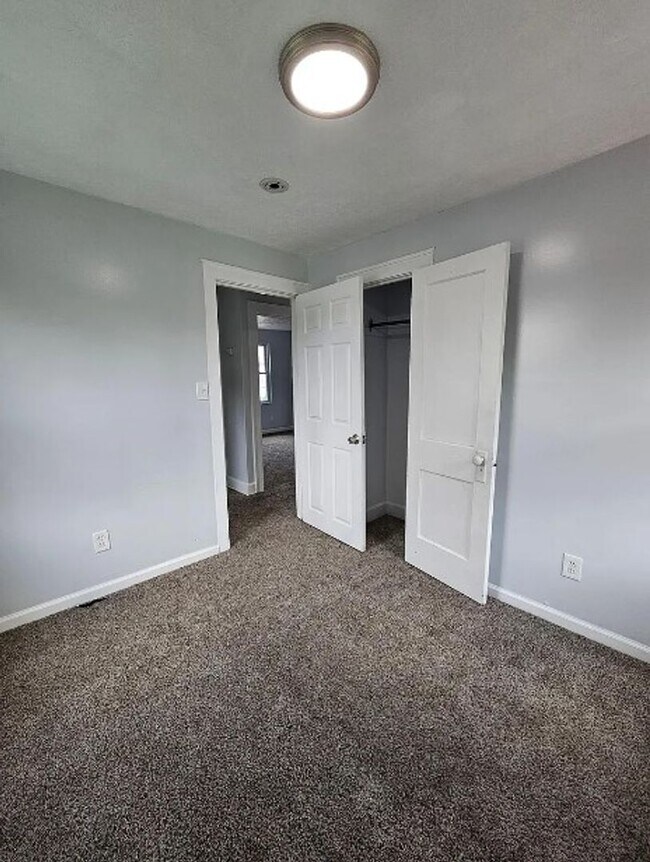 Building Photo - 10422 Dove Ave