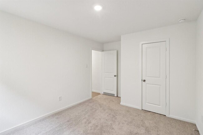 Building Photo - 28727 Texas Plns Dr