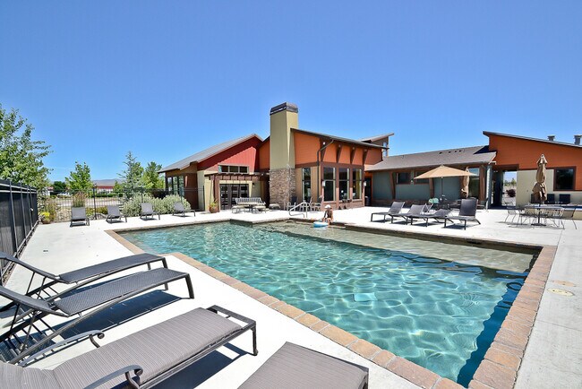 Building Photo - 1262 E Lone Shore Dr