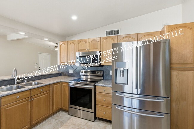 Building Photo - 9712 E Nicaragua Pl