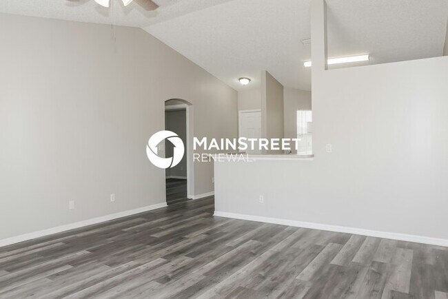 Building Photo - 3 Bedroom Pet-Friendly Home in MELBOURNE, FL with Main Street Renewal