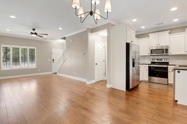 Building Photo - E 31st Street