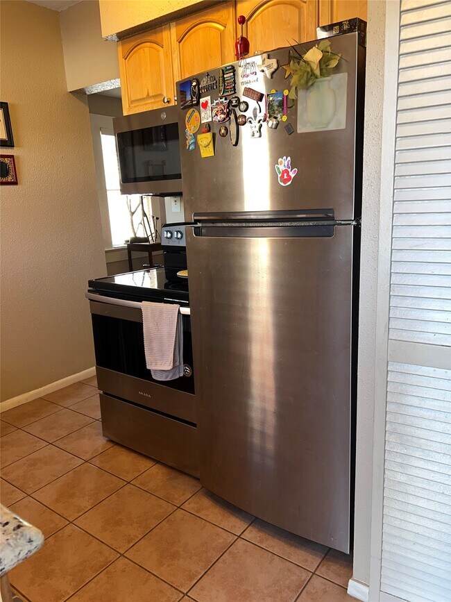 Building Photo - 1505 Rosewood St