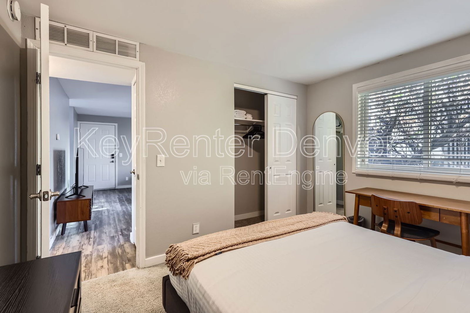 Building Photo - 2445 Lawrence St