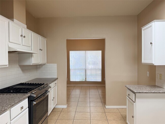 Building Photo - 15423 Fir Woods Ln