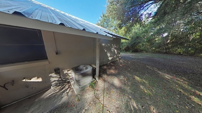 Building Photo - Cute and Cozy 1 Bed/1 Bath Apartment