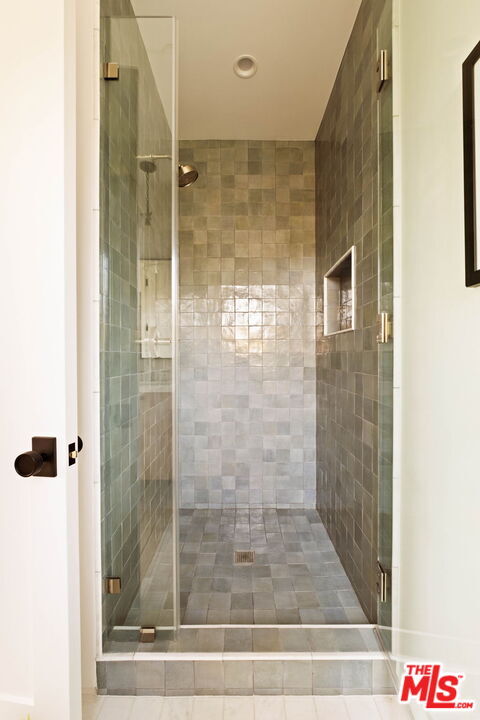 Building Photo - 2137 Glyndon Ave