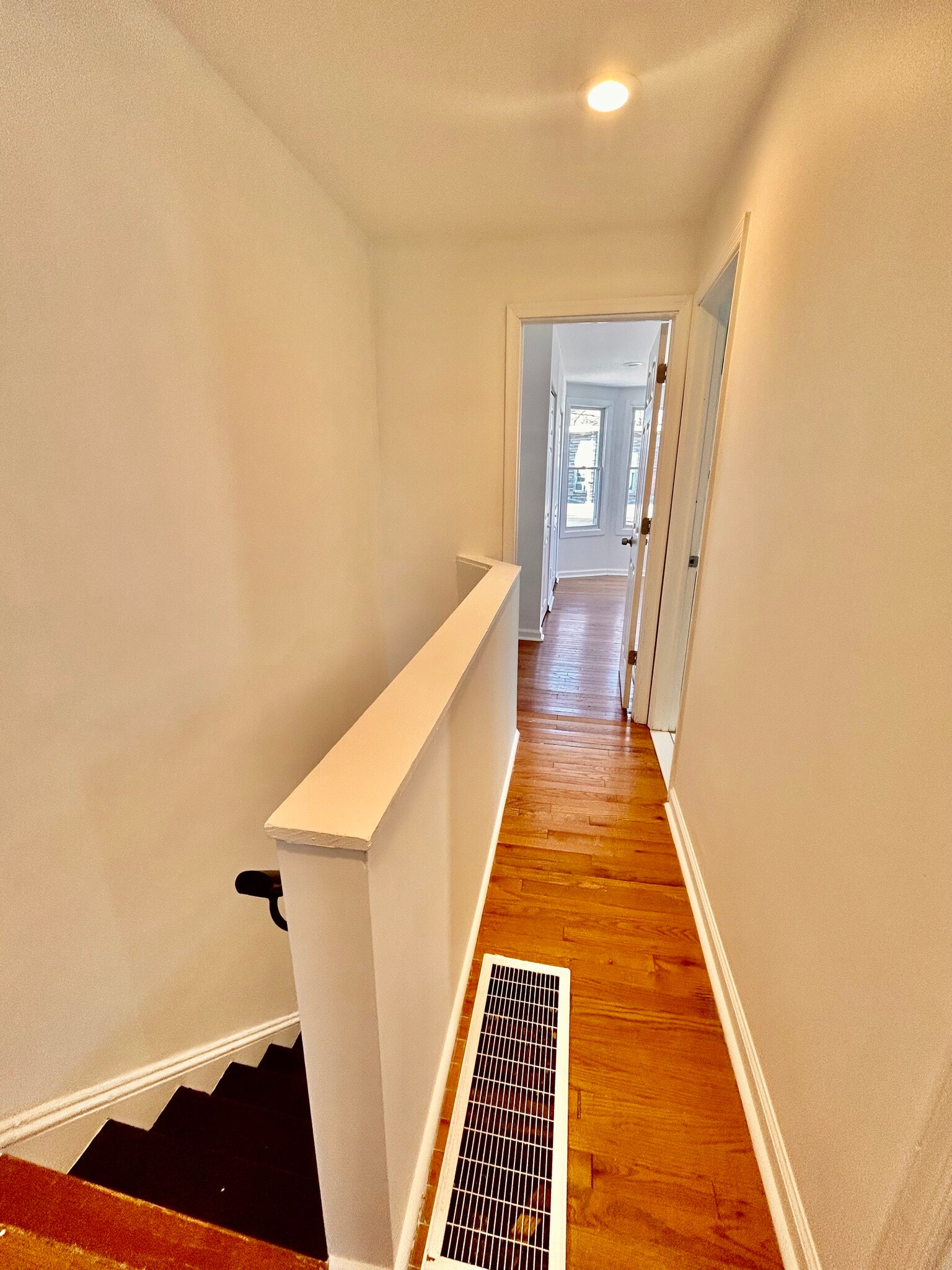 Building Photo - 2233 Bonaffon St