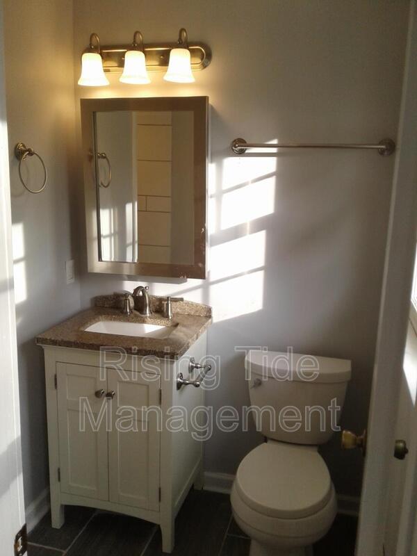 Building Photo - 1001 Christopher Dr