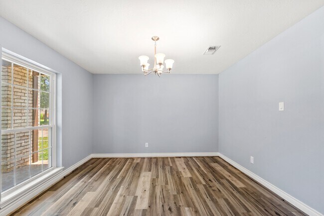 Building Photo - 1103 Manatee Ln