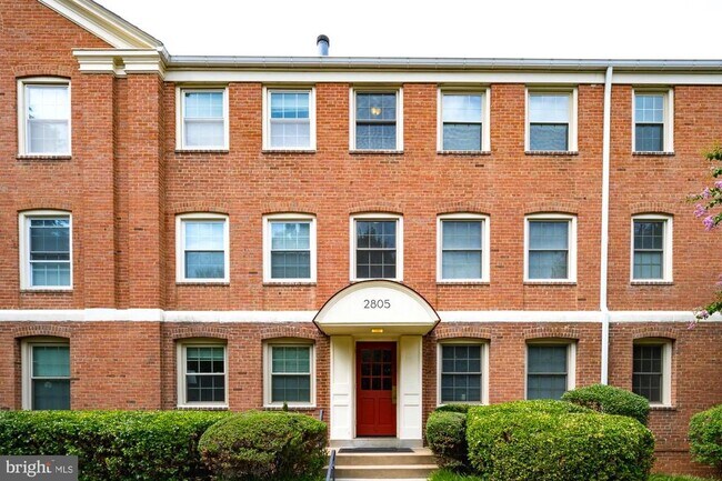 Building Photo - 2805 Arlington Blvd