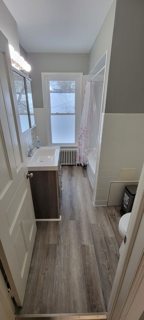 Building Photo - AVAILABLE NOW - 4 Bedroom with garage