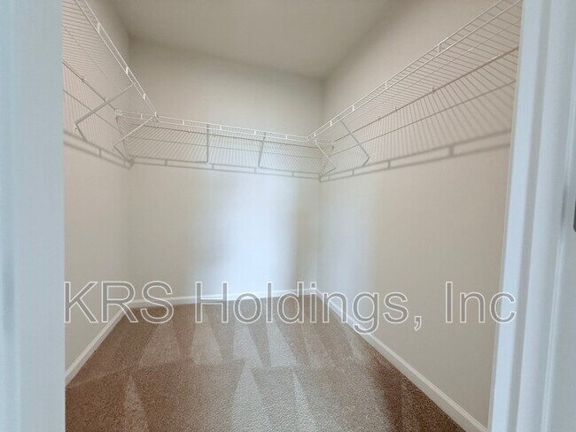 Building Photo - 379 Hunting Wood Dr