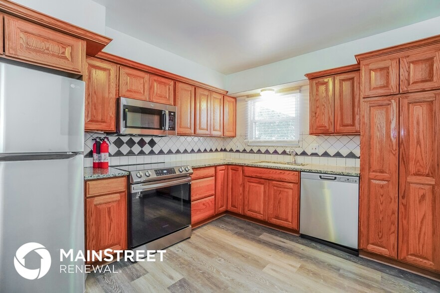 Building Photo - 1350 Firwood Dr