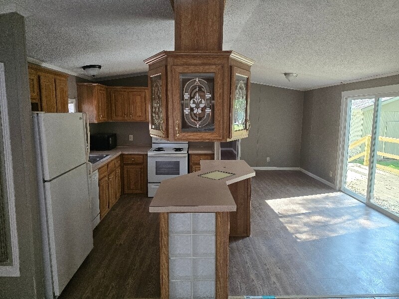 Building Photo - 612 Cherokee Ln