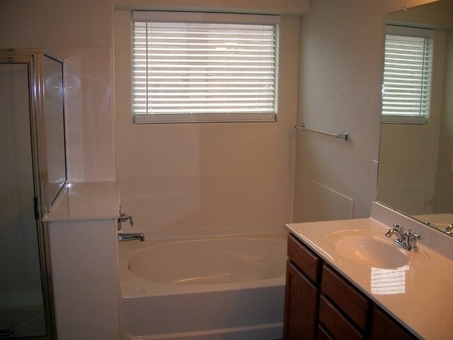 Building Photo - Beautiful 4 Bedroom Home in Rio Rancho