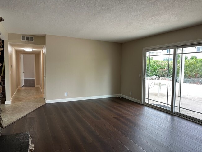 Building Photo - 1393 Scotch Cir