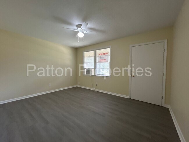 Building Photo - 3100 Oweada Dr